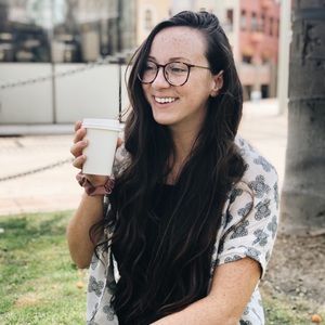 Meet your Posher, Hallie